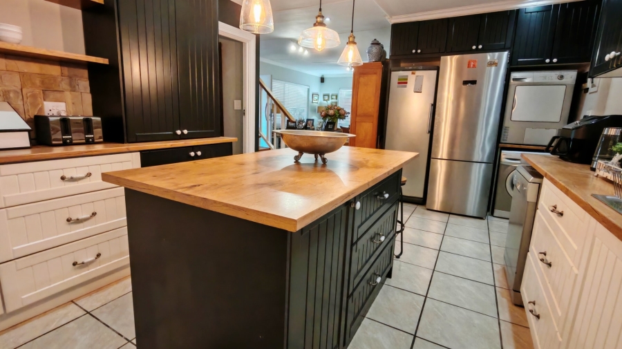 3 Bedroom Property for Sale in Groot Brakrivier Central Western Cape
